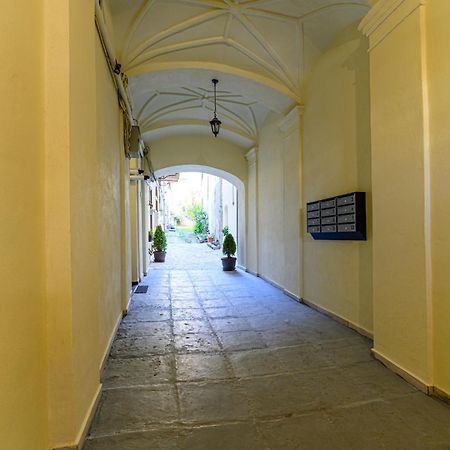 Апартаменты Uptown 46 Брашов Экстерьер фото